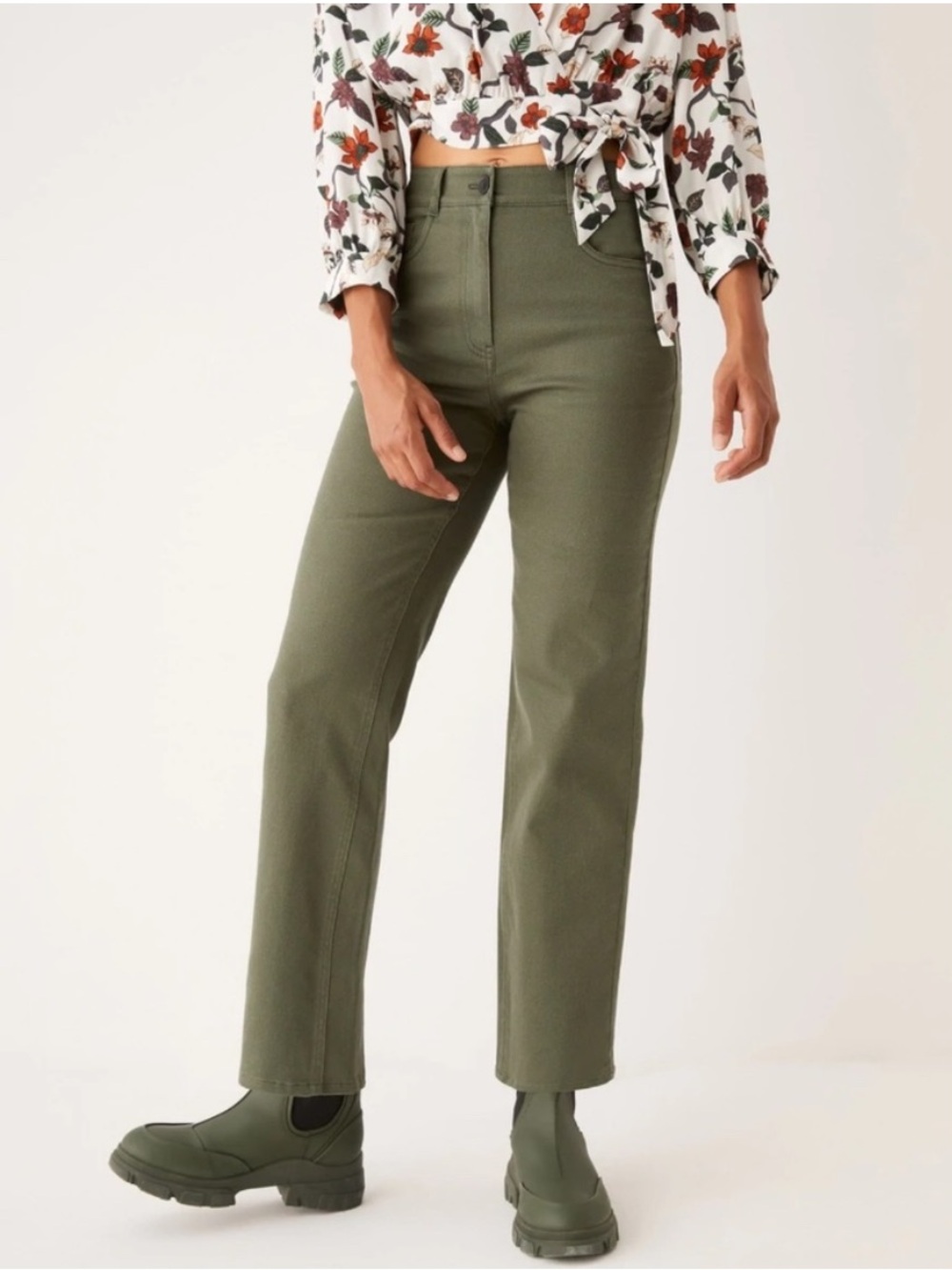 Frank & Oak The Jane Straight Leg Pant in Thyme or Olive Green, size 2